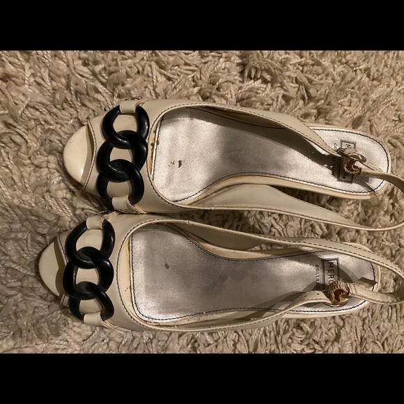 Cute white and black peep toe sandals - Picture 4 of 8